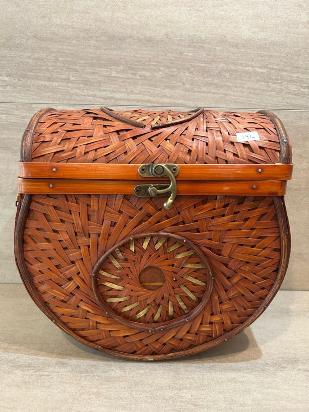 VTG Wicker Storage Basket w/ Slide Hook. 11.6”x7”x11.6”